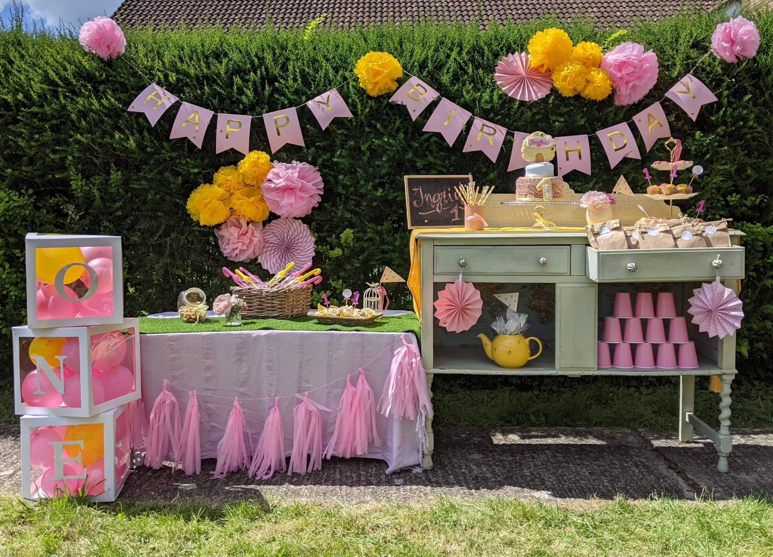 private party uk italy bee bumblebee 1st birthday